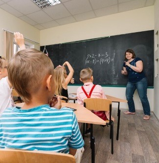 Students informing students, parents and teachers about data privacy